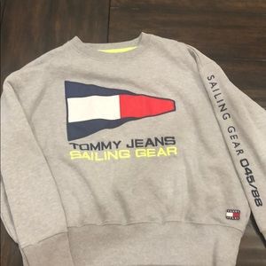 crew neck sweatshirt